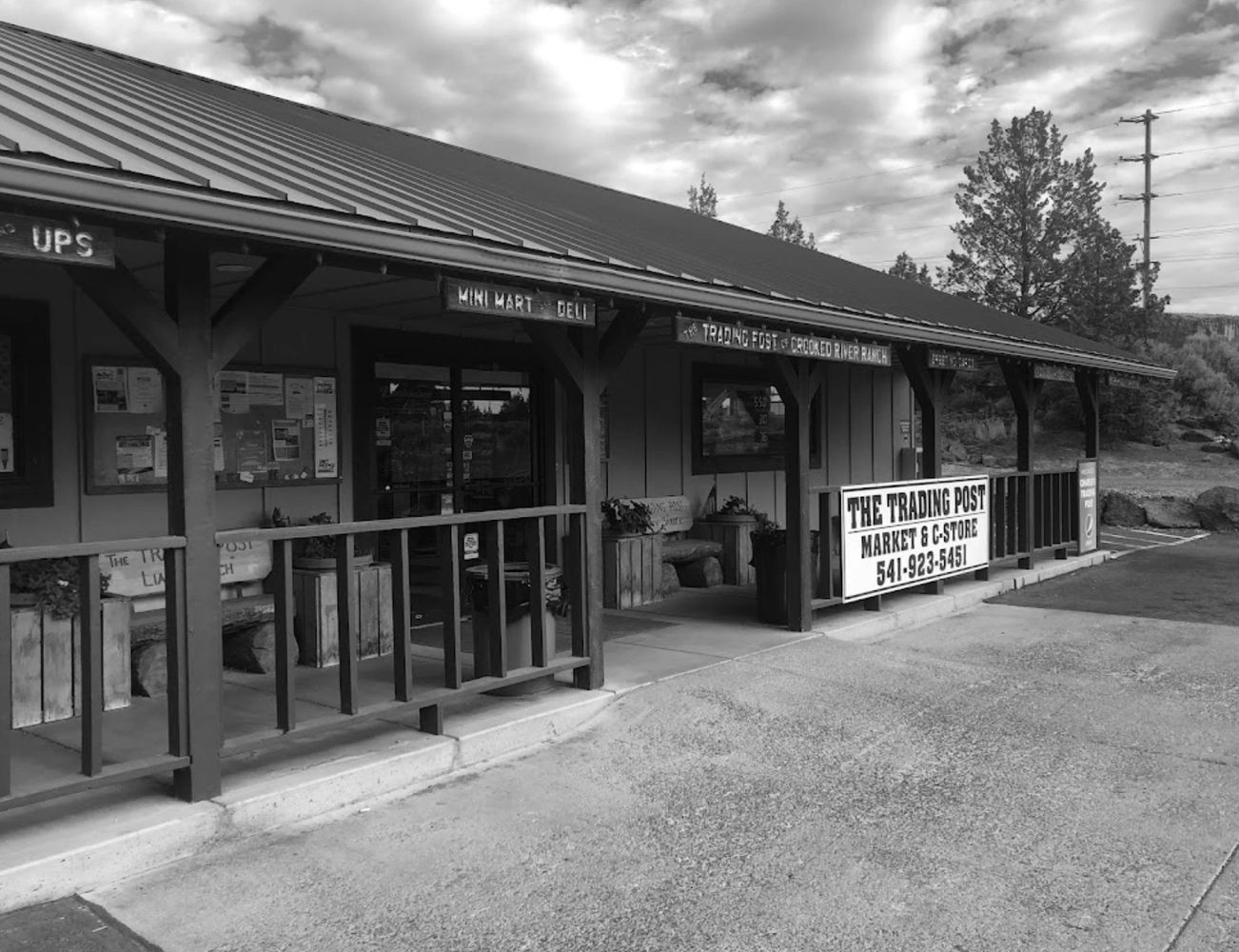 The Trading Post at Crooked River Ranch Gas Station, Deli